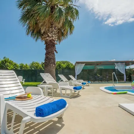 Oasis Villa Soroni
