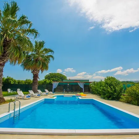 Villa Oasis Soroni